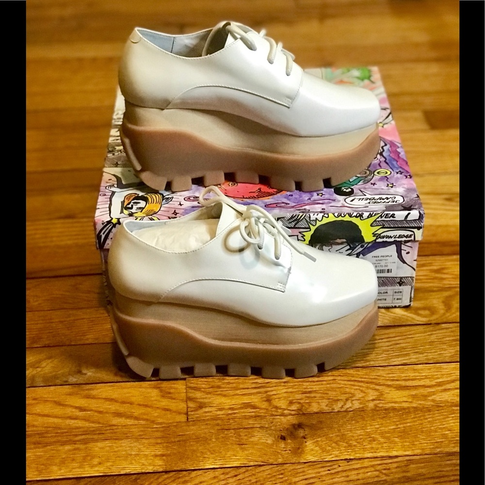NWOT Womens Jeffrey Campbell Platform Oxford
